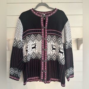 Fair Isle Reindeer Metal Clasp Sweater Women’s Size Medium